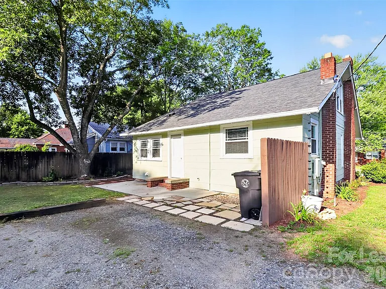 204 E McNeely Ave — Photo 34