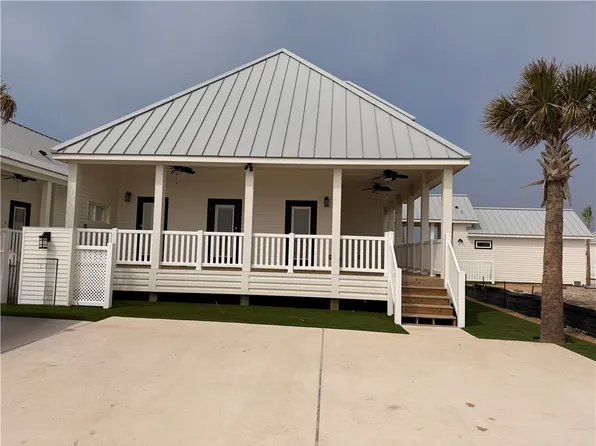215 Saint John Cir, Pt Aransas, TX 78373