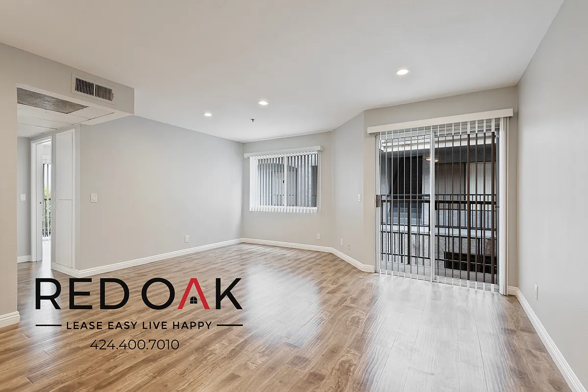 Building Photo - 5224 Cartwright Ave #7