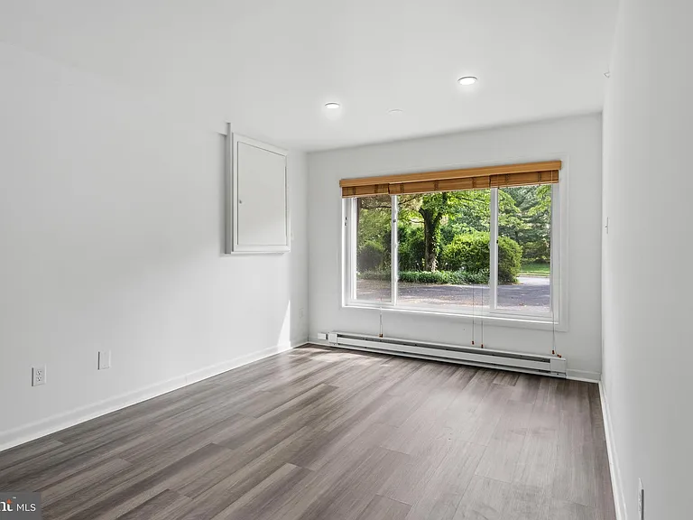 6523 Kerns Rd — Photo 24