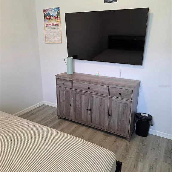 576 Cantabria Dr — Photo 16