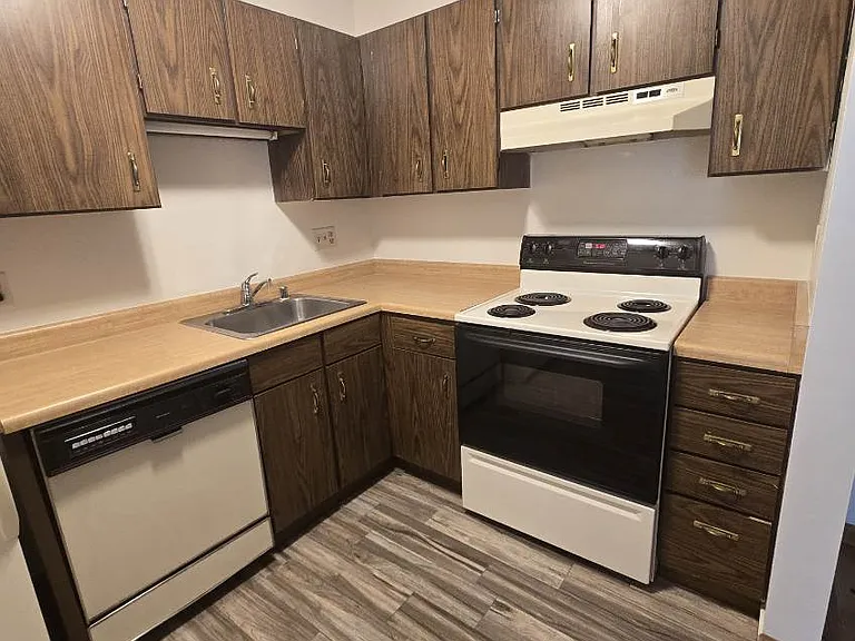 9096 N Park Plaza Ct — Photo 11