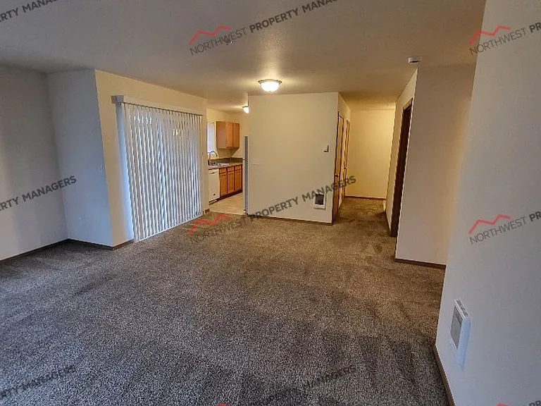 1107 Woodland Ave — Photo 3