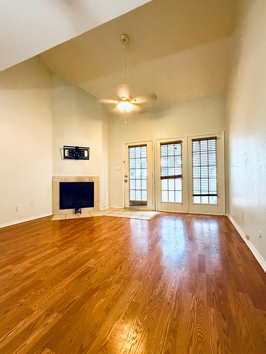 Building Photo - 13211 Emily Rd #1203