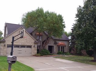 1342 Michele Ct, Rochester Hills, MI 48306