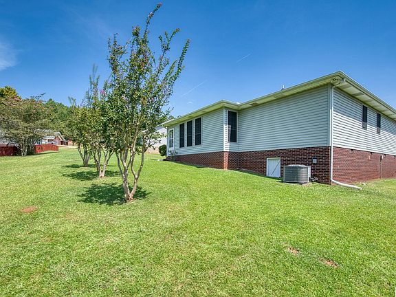 4th image of 2706 Martha Brooks Ln