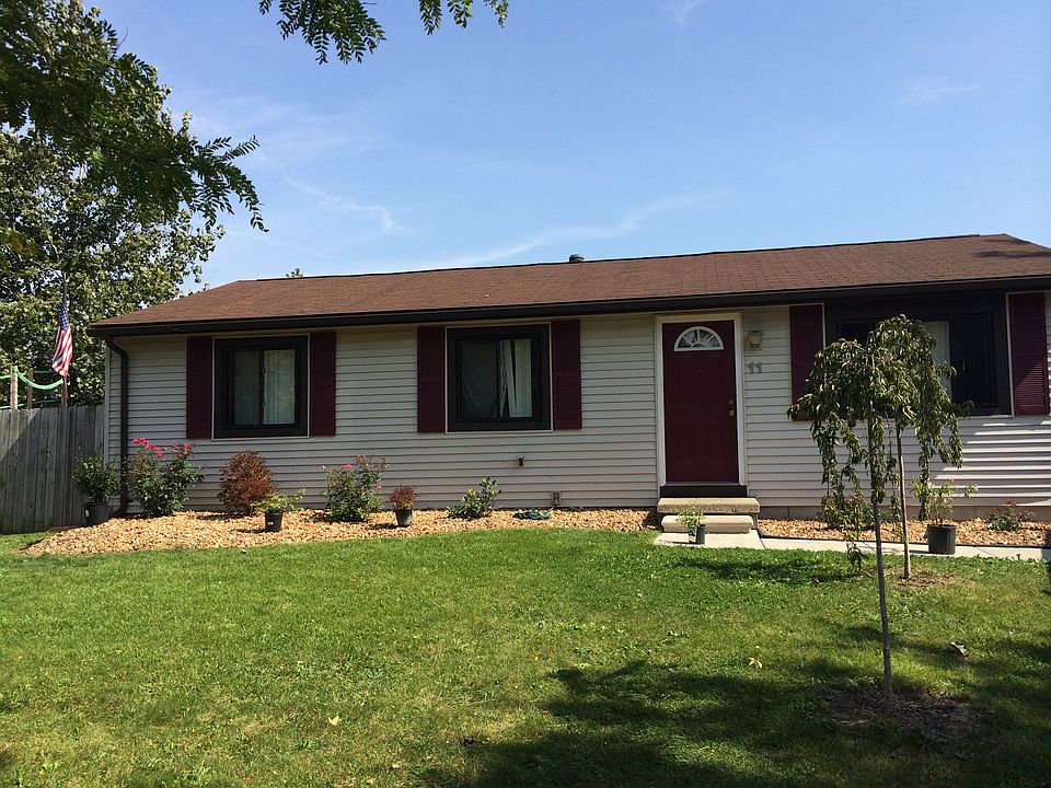 1st image of 11 Burlingame Ct