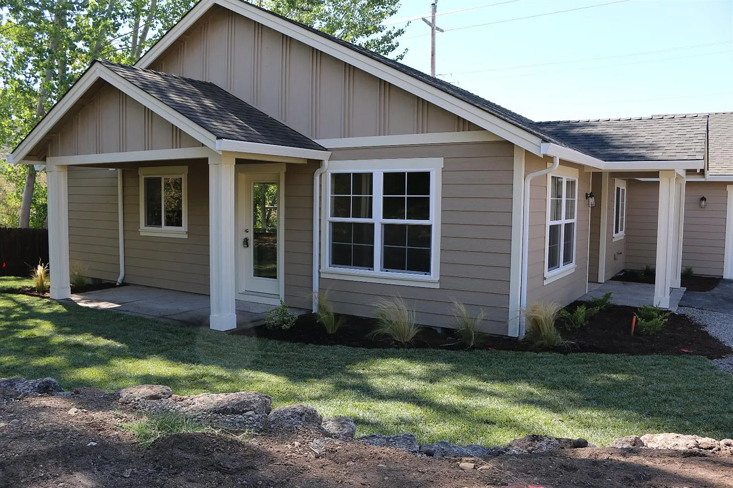 1610 N Foothill Rd photo 1