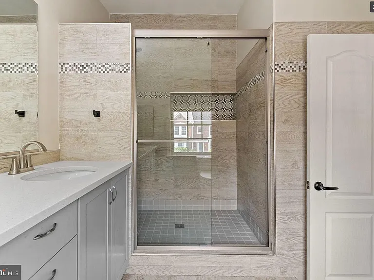 3906 Valley Ridge Dr — Photo 30