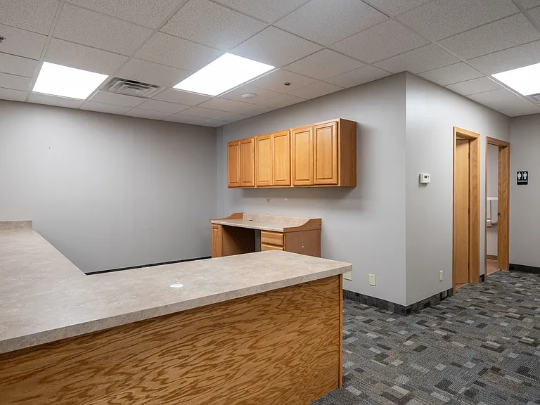 3327 W Capital Ave — Photo 5