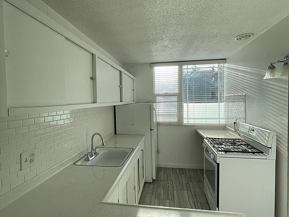 3rd image of 231 Belmont Ave #9
