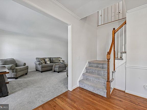 5th image of 903 Brook St