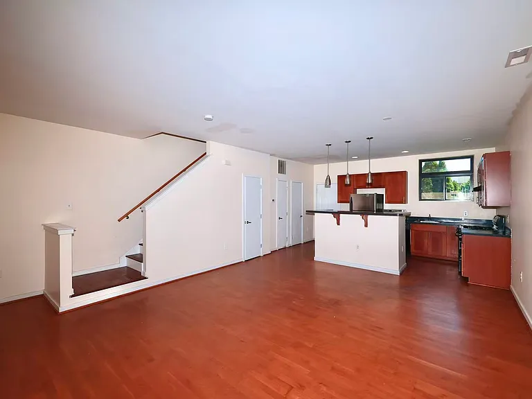 621 N 10th St #1 — Photo 7