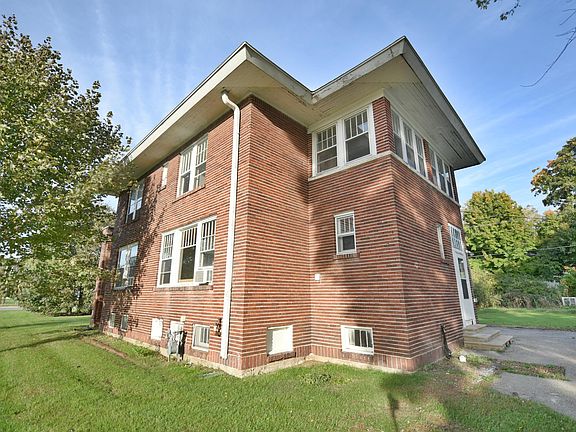 5th image of 1727 Broadway Ave