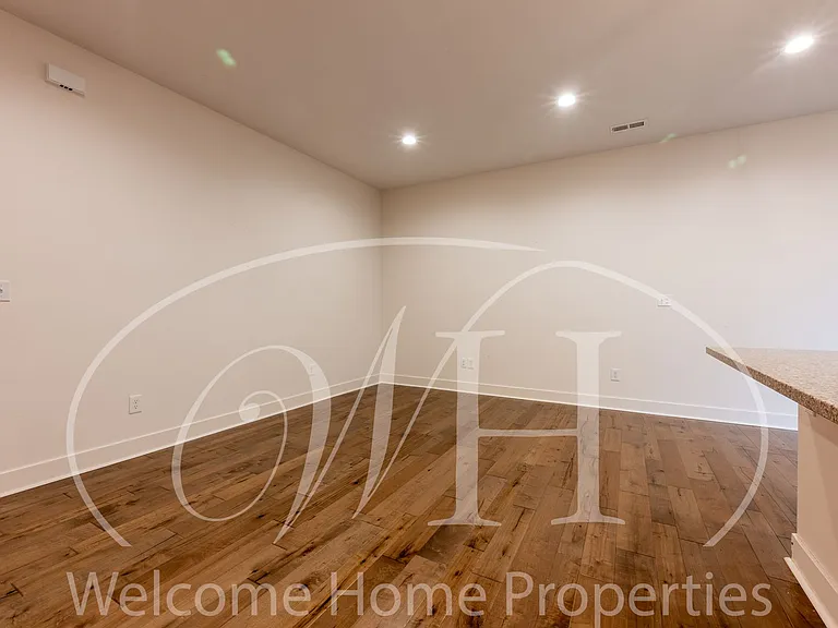 22 NE Hadley Way — Photo 7