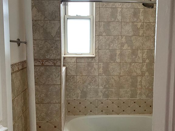4th image of 3043 Voorhies Ave Floor 1
