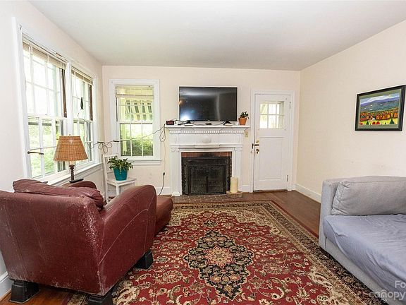 4th image of 52 Wistonia Pl
