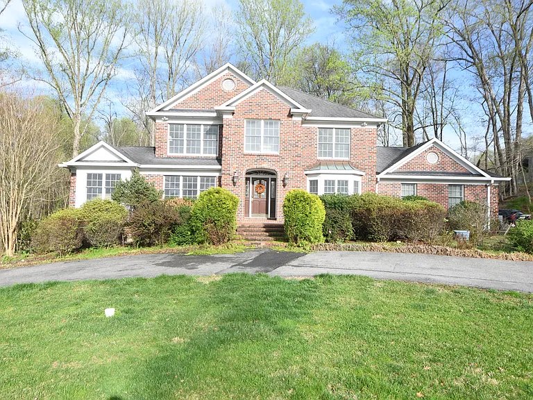 13576 Highland Rd — Photo 90