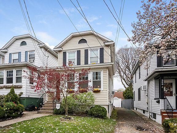 2nd image of 250 Oakwood Ave