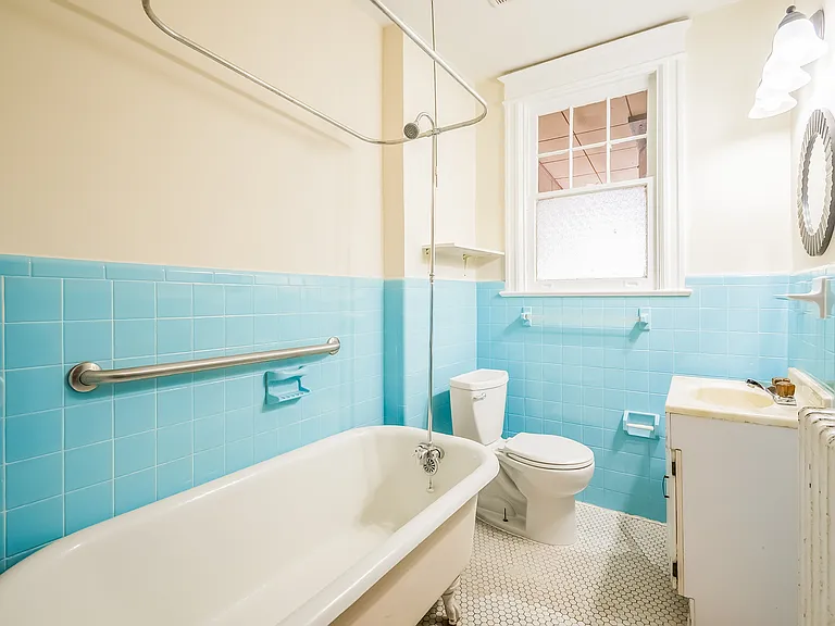1236 Oates St NE — Photo 17