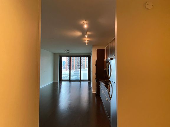 4th image of 660 W Wayman St #1001