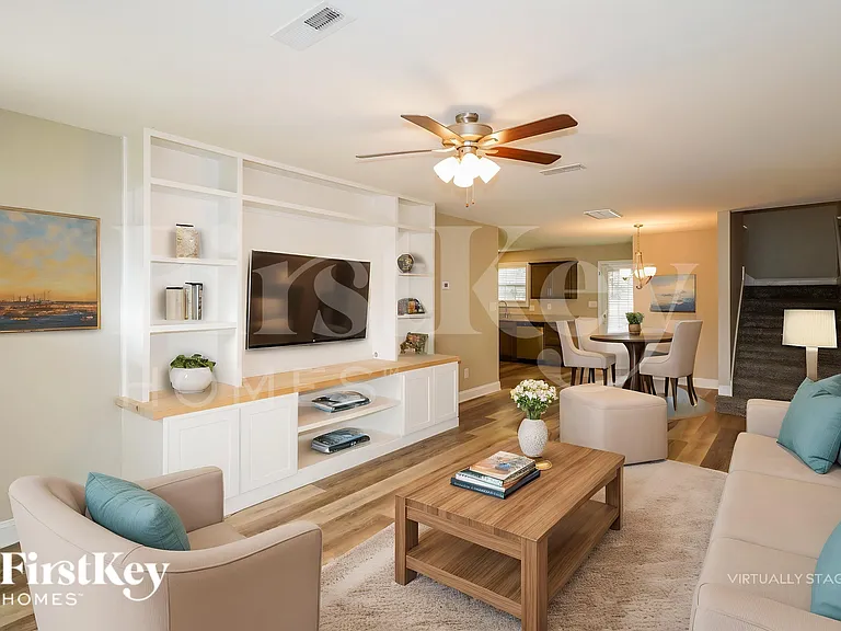 1086 Whitney Dr — Photo 4