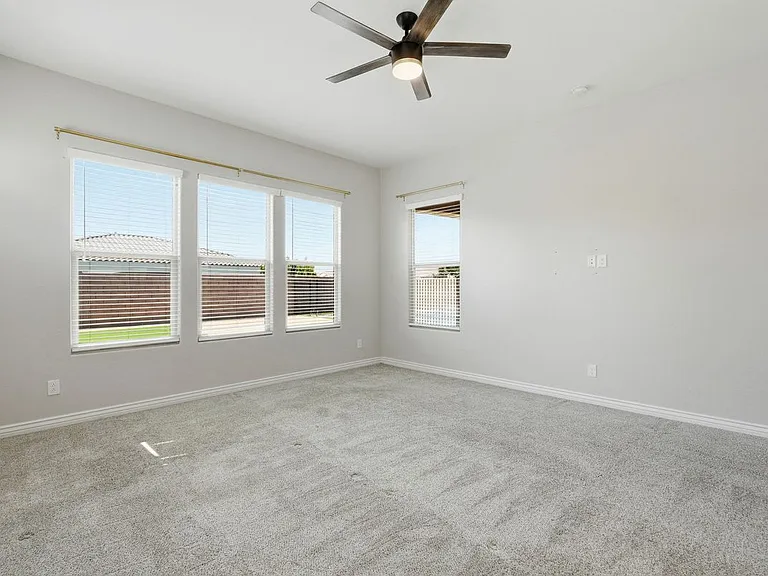 10631 E Thatcher Ave — Photo 25