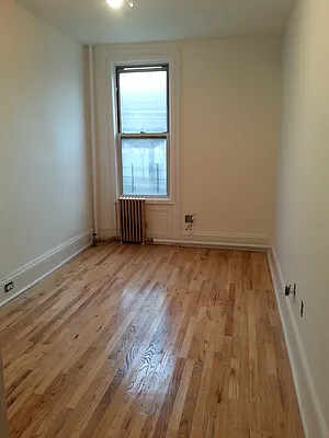 Rented by MCR Realty | media 25