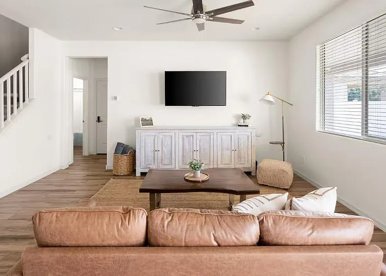 2437 E Alta Vista Rd — Photo 30
