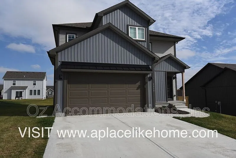 4 bed, 3.5 bath, 2530 sqft, $2,995 — Photo 2