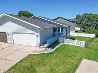 3281 E Capitol Ave, Bismarck, ND 58501