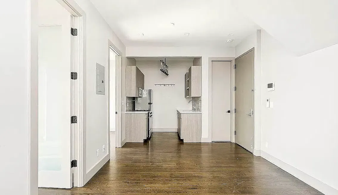 83 Stanhope Street — Photo 1