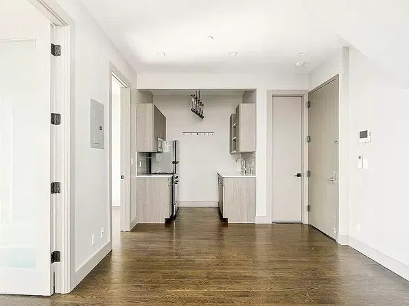 83 Stanhope St #3A, Brooklyn, NY 11221