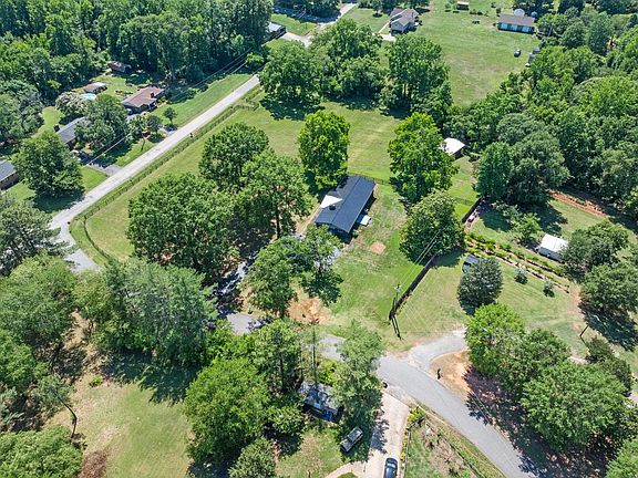 5th image of 1064 Knollwood Acres Rd