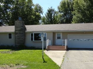 3275 S 4th St, Dekalb, IL 60115