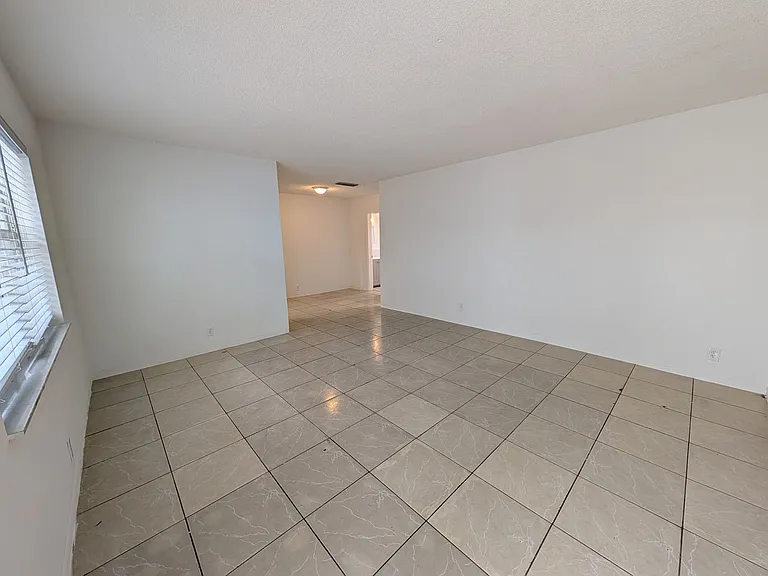 2830 Fillmore St — Photo 3