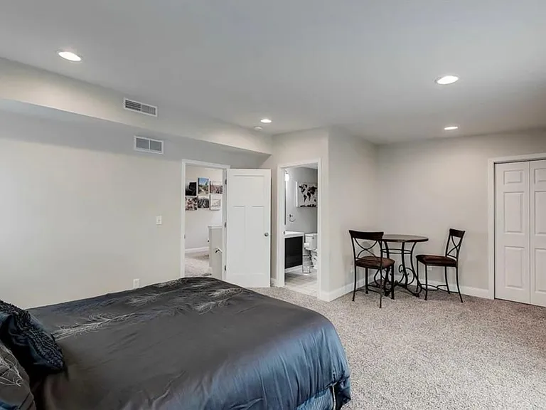 1322 Laurel St — Photo 11