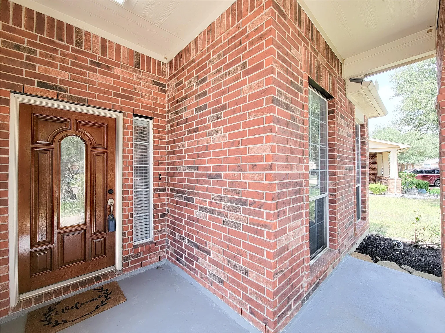 3 bed, 2.0 bath, 1870 sqft, $2,150 — Photo 3