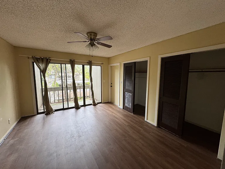 209 Crown Oaks Way — Photo 24
