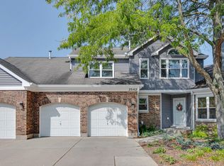 2542 Live Oak Ln, Buffalo Grove, IL 60089