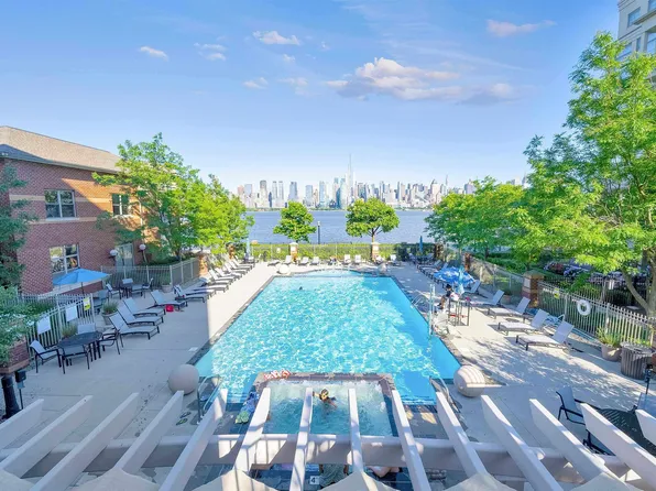 26 Avenue At Port Imperial image 19 of 26