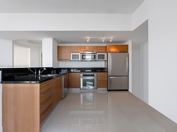 5th image of 244 Biscayne Blvd APT 4003