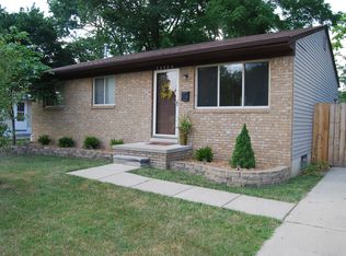 33686 Bock St, Garden City, MI