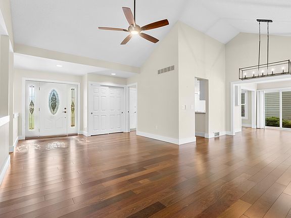 5th image of 10581 Country Club Dr