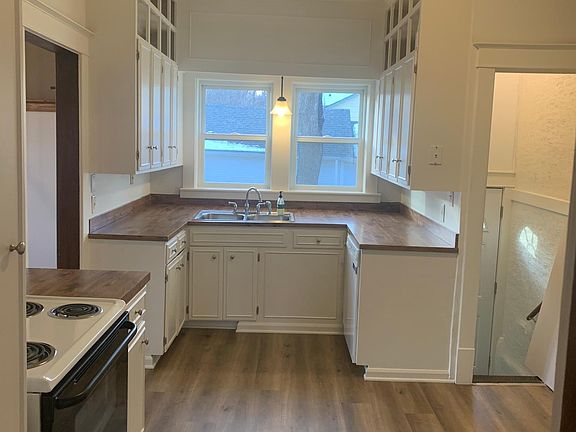 Kitchen-New Floors/Fresh Paint