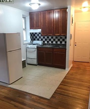 2nd image of 275 Bay 37th St APT N6
