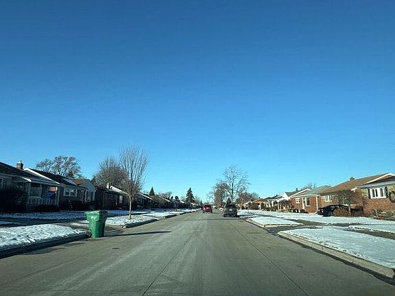 4th image of 24564 Johnston Ave