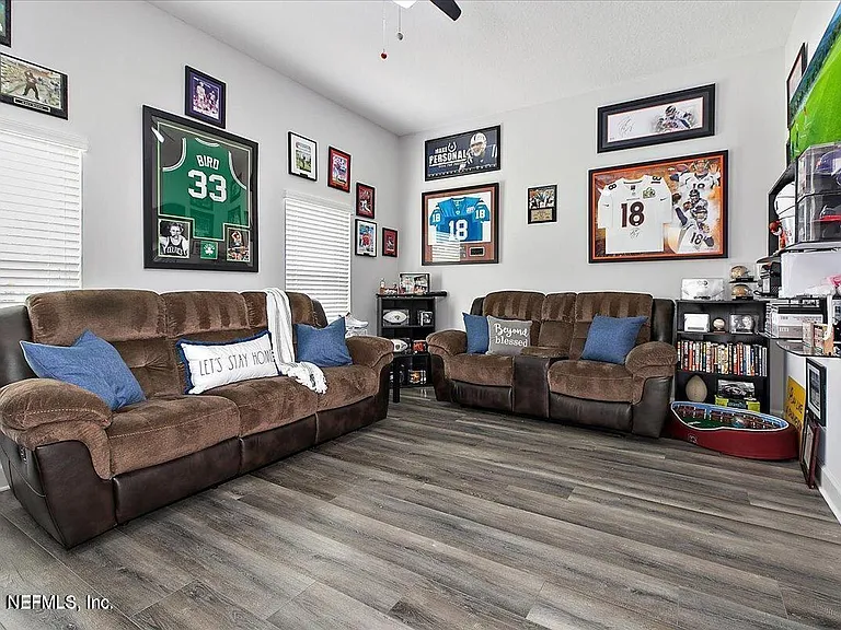 15 King Palm Ct — Photo 24