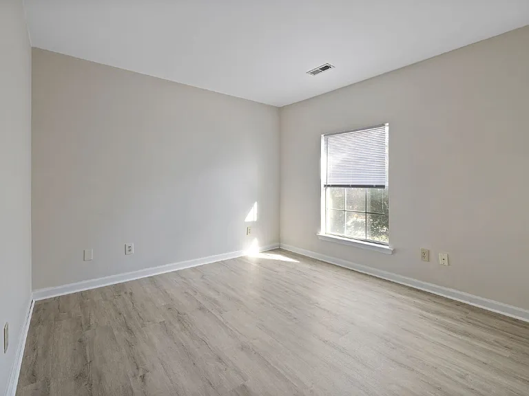 531 Clayton Rd — Photo 20