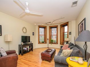 550 W Surf St APT 221, Chicago, IL 60657